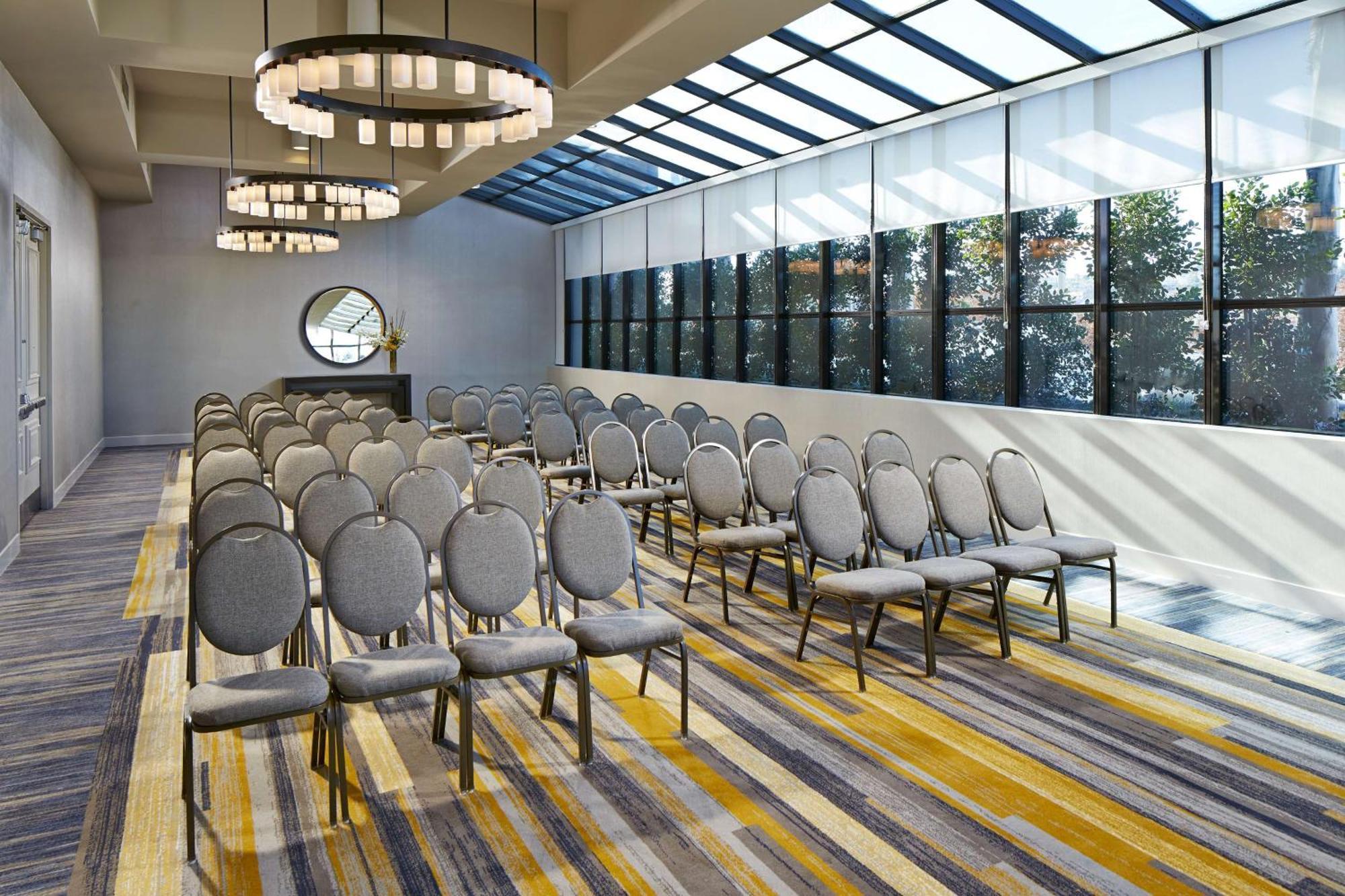 Hilton San Diego Mission Valley Екстериор снимка