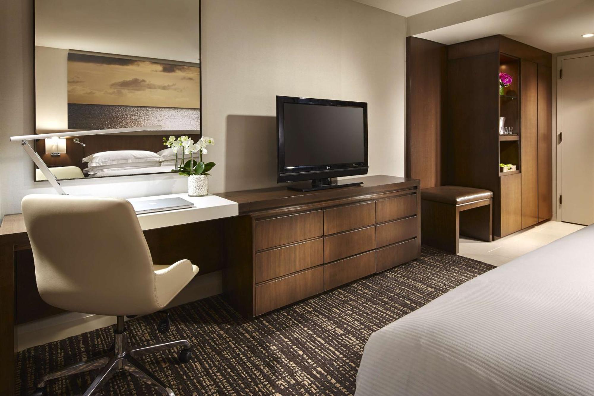 Hilton San Diego Mission Valley Екстериор снимка