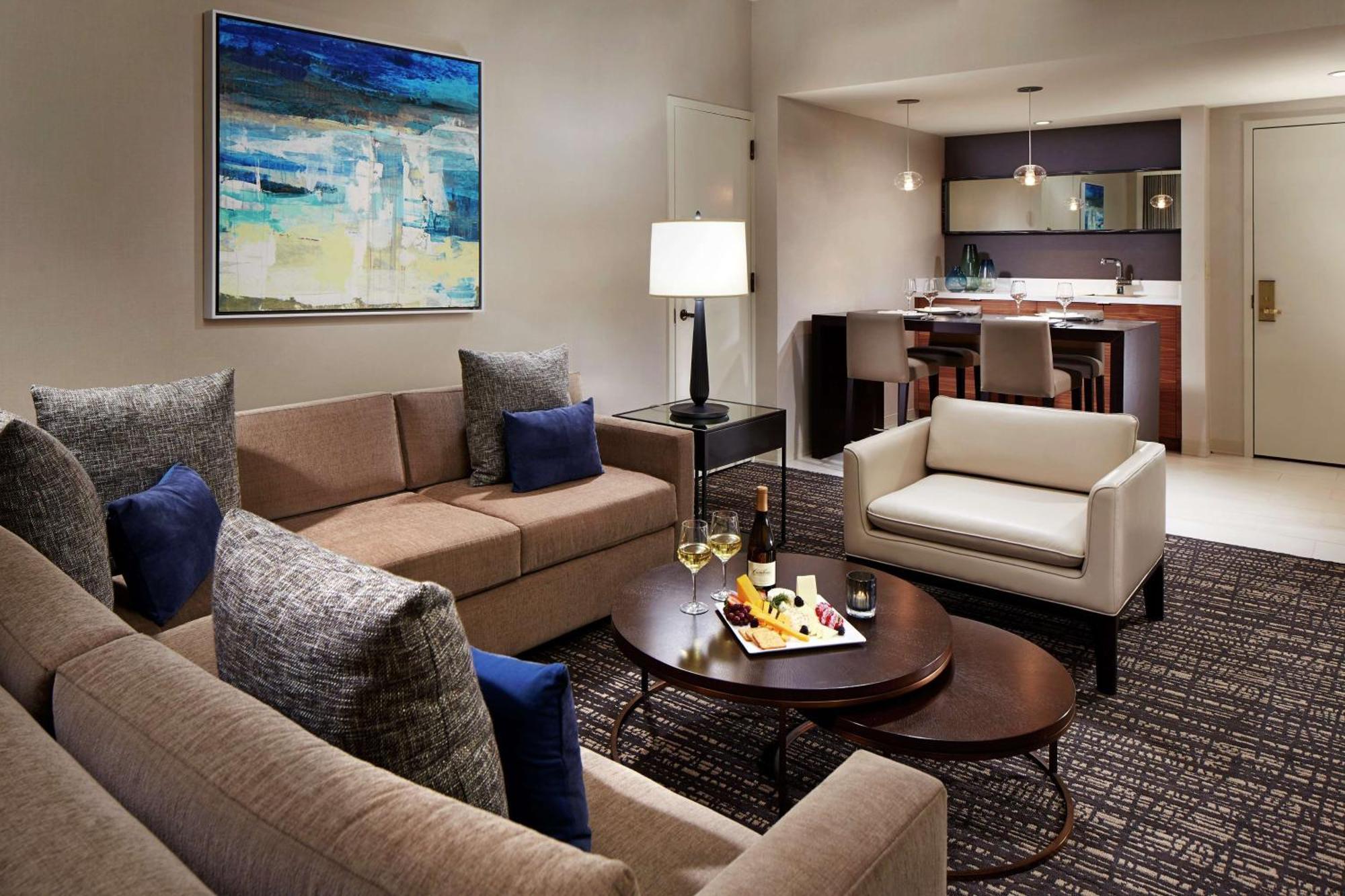Hilton San Diego Mission Valley Екстериор снимка
