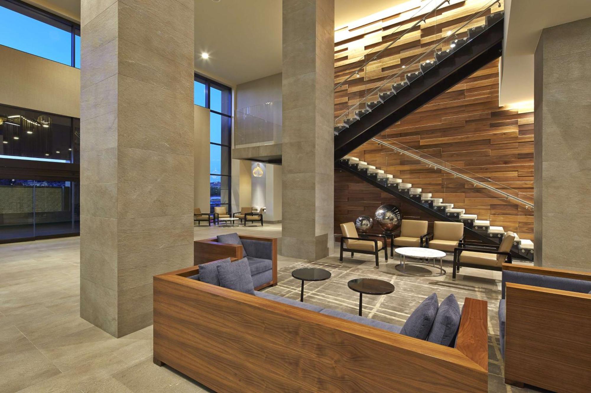 Hilton San Diego Mission Valley Екстериор снимка