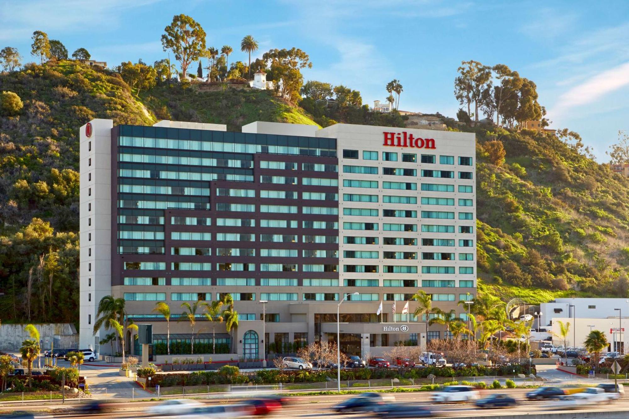 Hilton San Diego Mission Valley Екстериор снимка