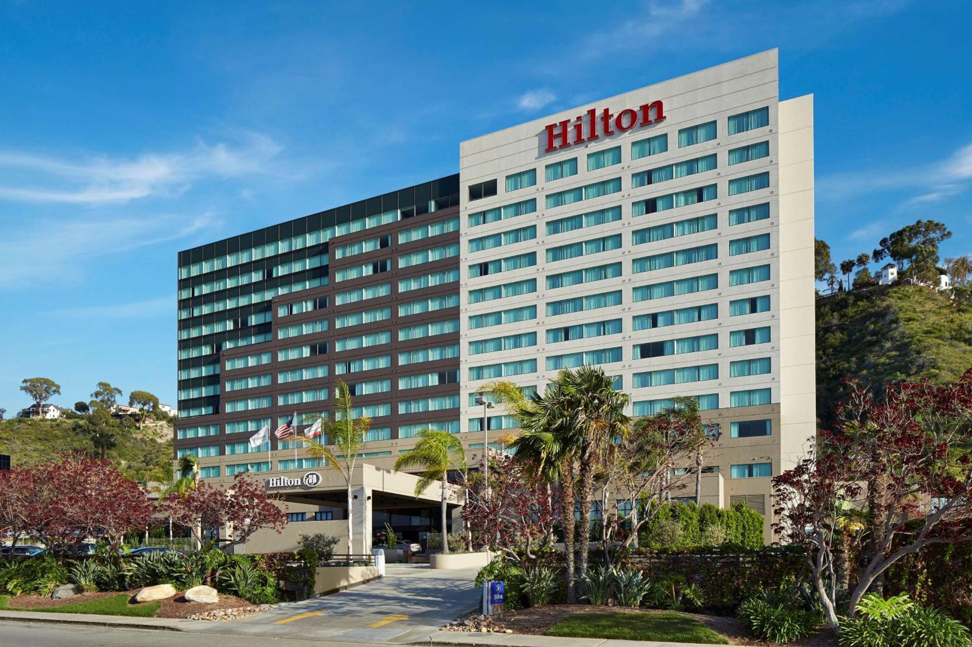 Hilton San Diego Mission Valley Екстериор снимка